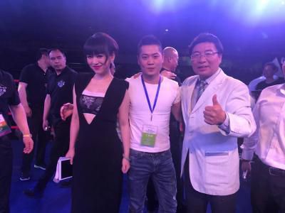 丝袜美腿护士办公室在线观看